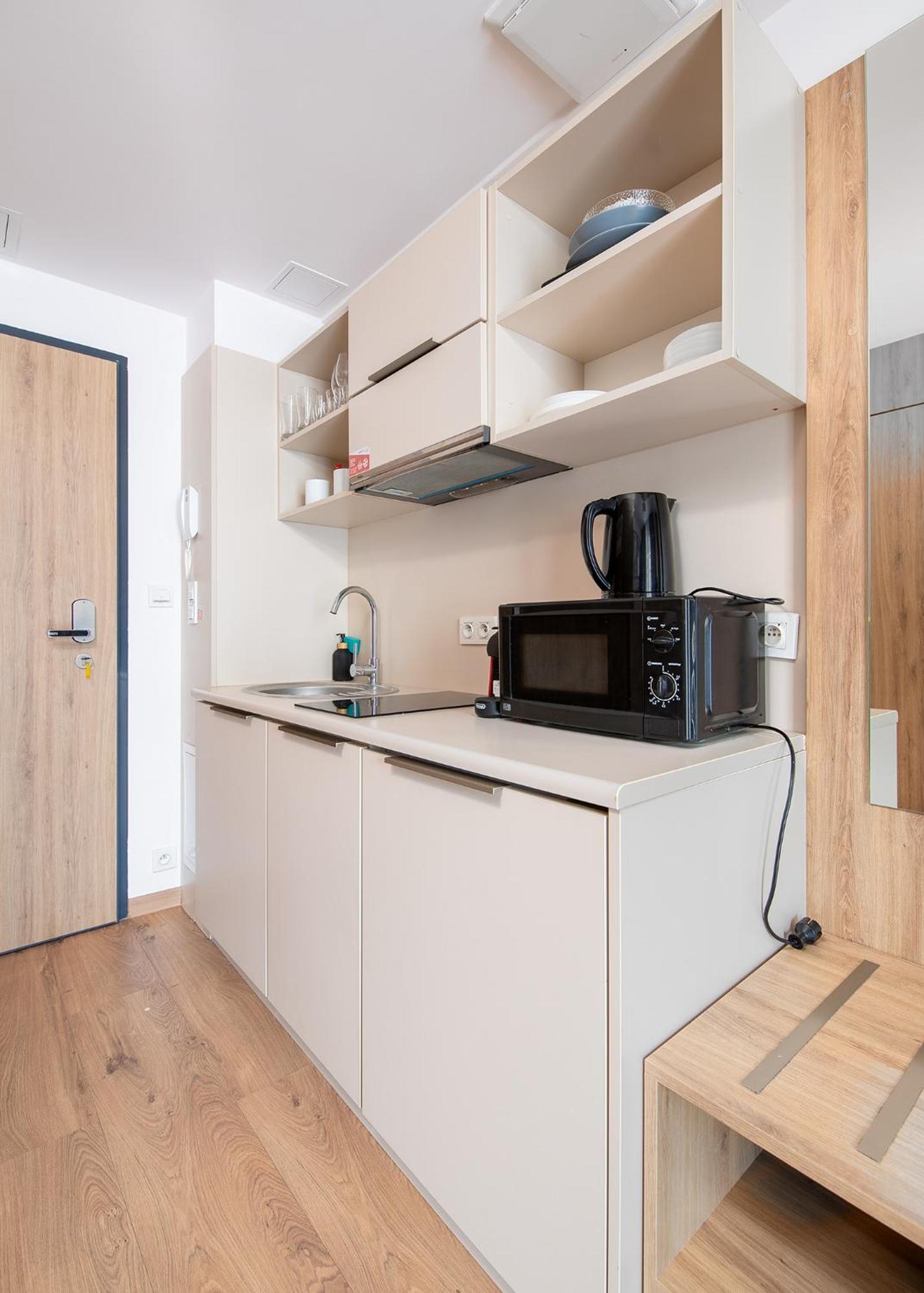 Rentplanet - Apartamenty Wolska Varşovia Exterior foto
